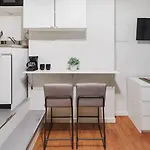 Cozy Studio In Times Square And Nearby Restaurants