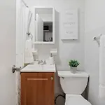 Cozy Studio In Times Square And Nearby Restaurants