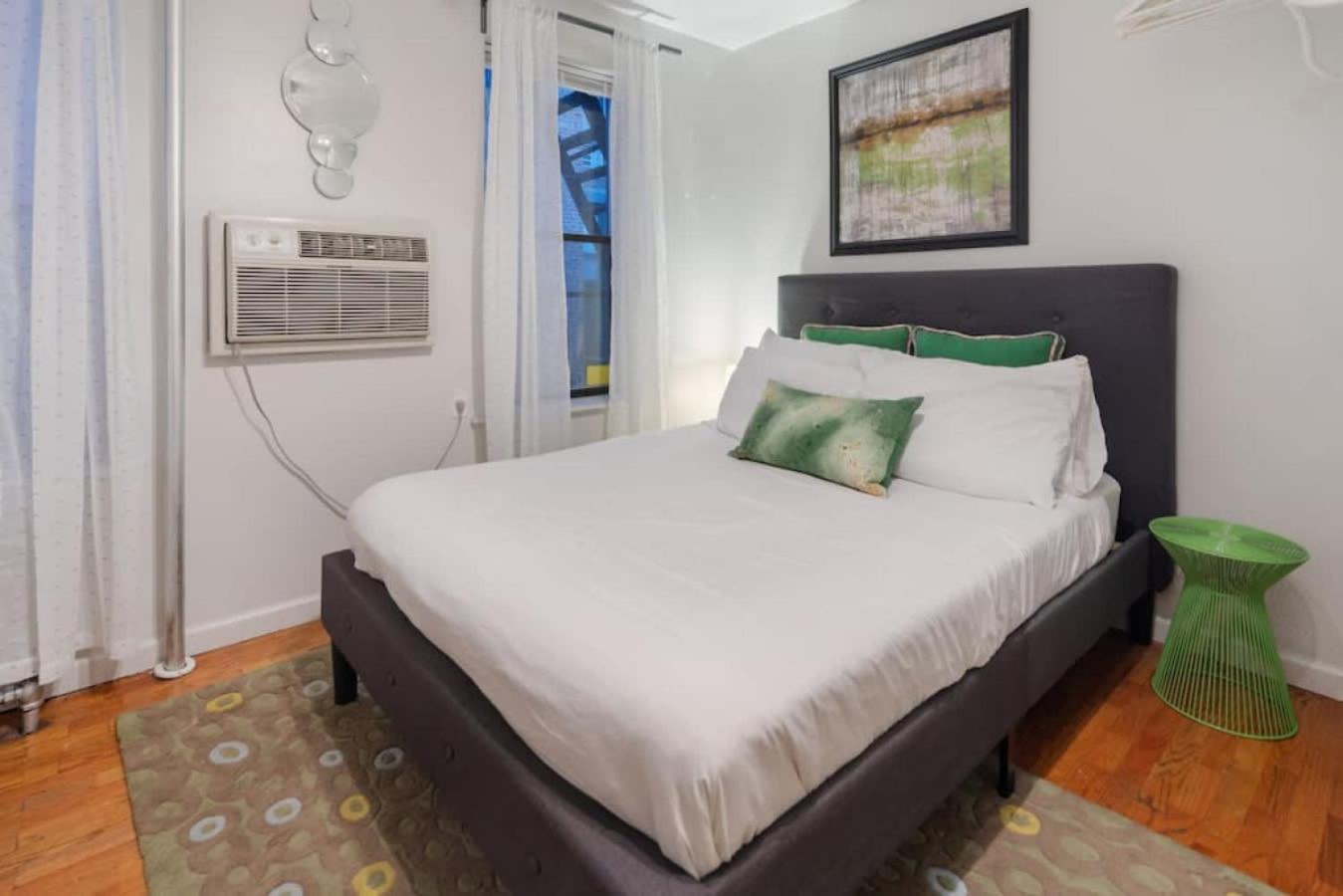 Cozy In Times Square And Nearby Restaurants