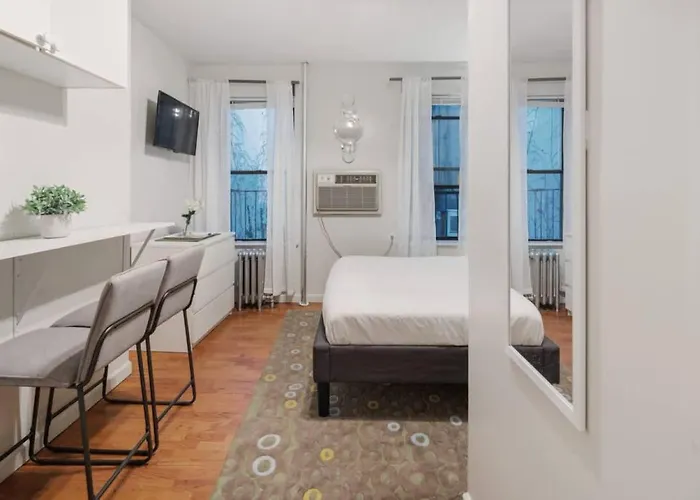Cozy Studio In Times Square And Nearby Restaurants